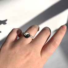 Load image into Gallery viewer, Yin Yang Pearl Ring
