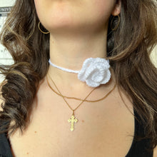 Load image into Gallery viewer, White Crochet Rose Choker

