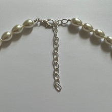 Load image into Gallery viewer, Safety Pin Pearl Necklace

